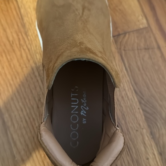 Booties - Picture 4 of 4